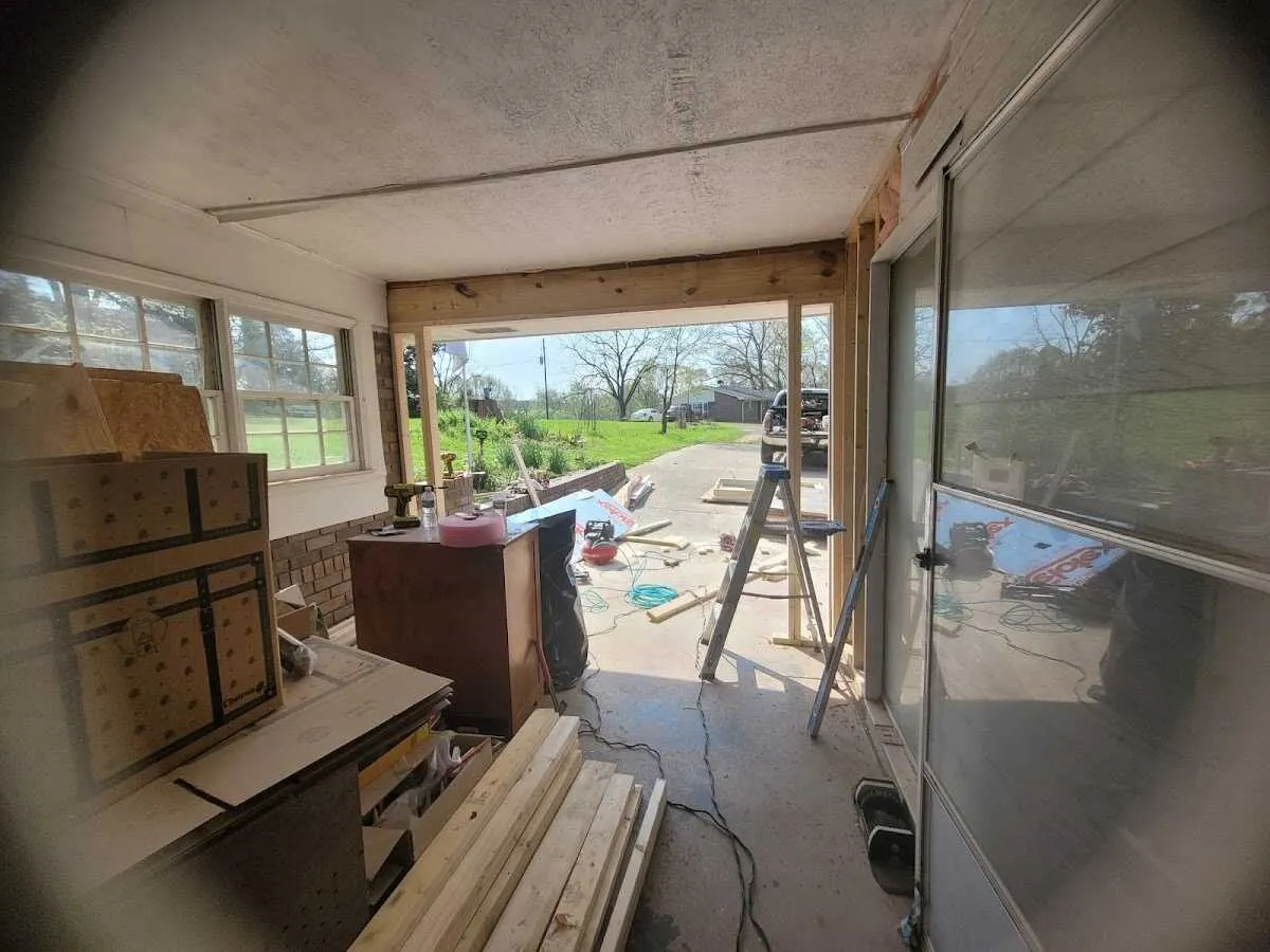 Air movers and dehumidifier for Drying & Dehumidification in Indianola